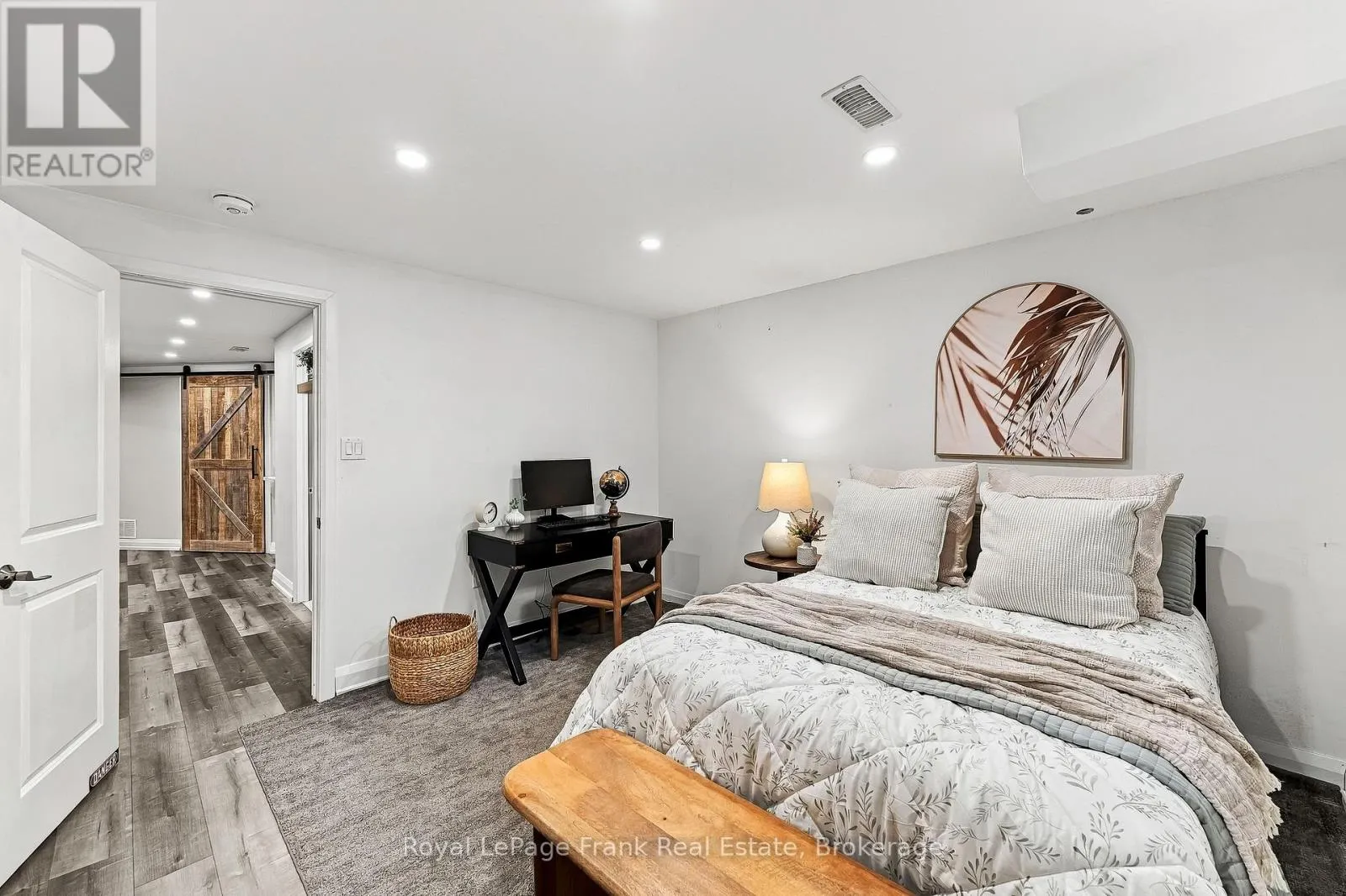 43 GLENHAVEN COURT