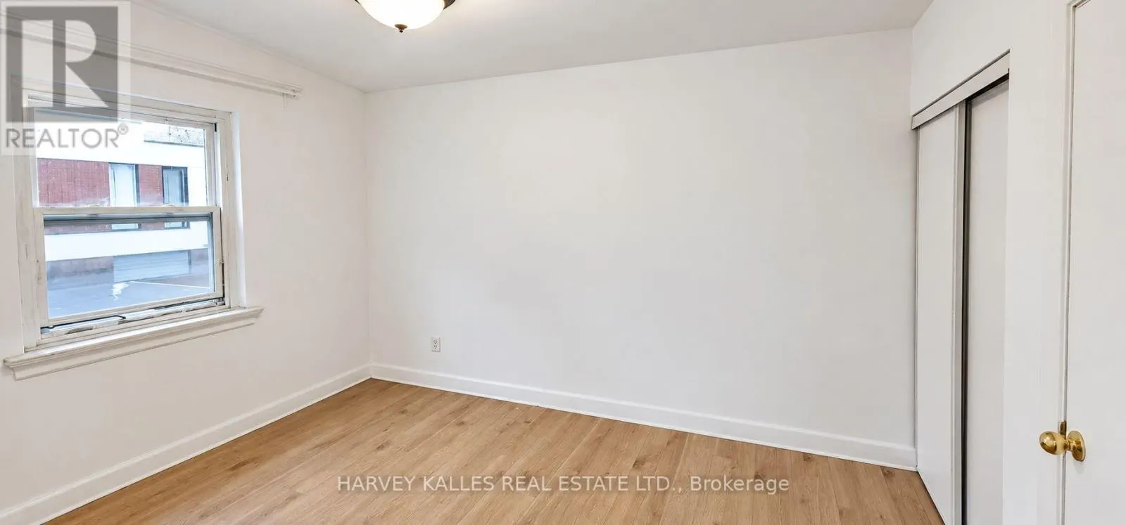 6 - 2905 ST CLAIR AVENUE E