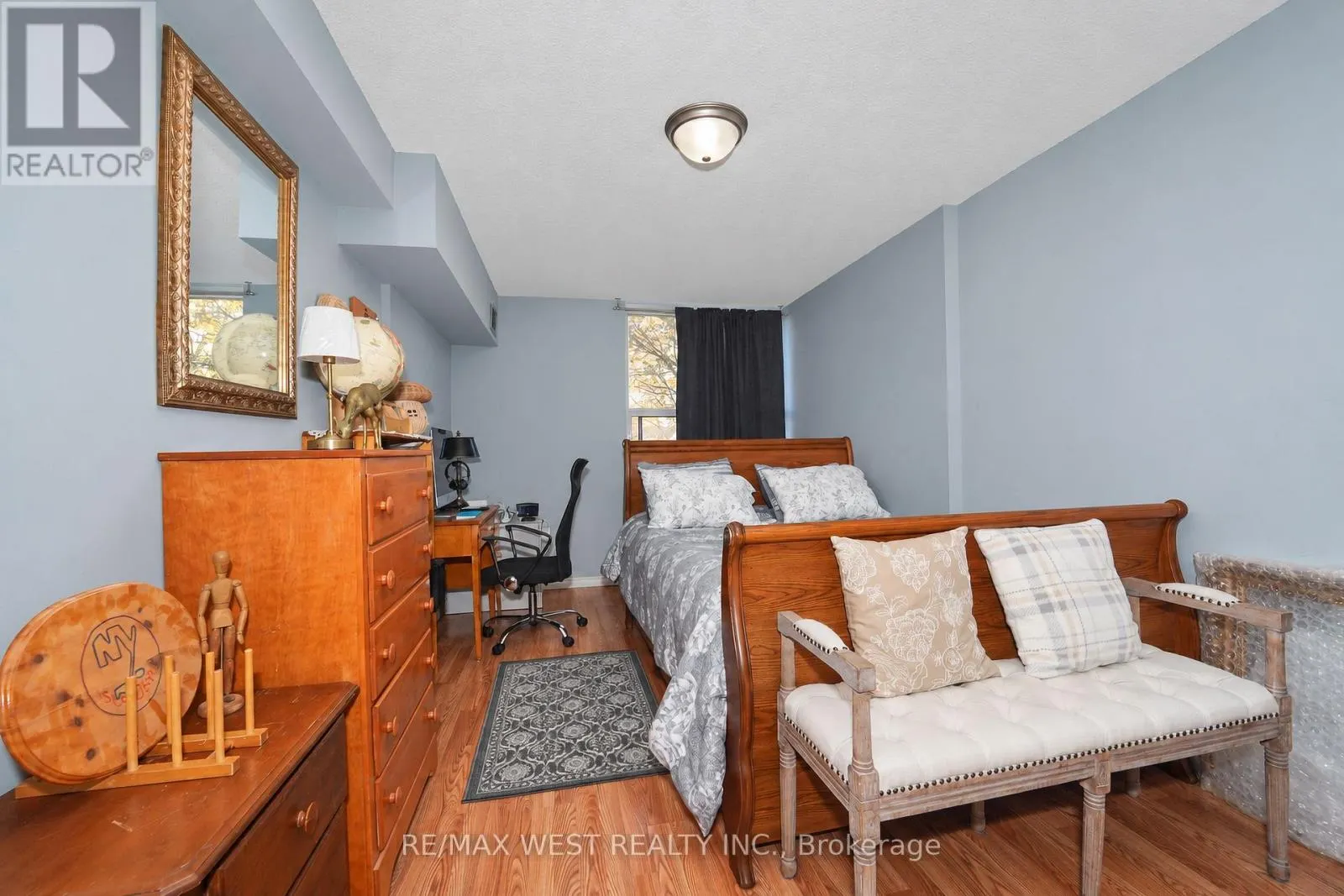 221C - 4064 LAWRENCE AVENUE E