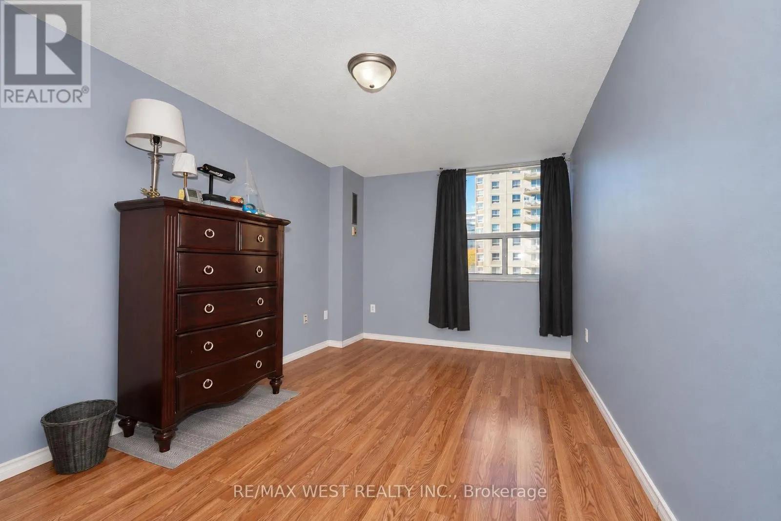 221C - 4064 LAWRENCE AVENUE E