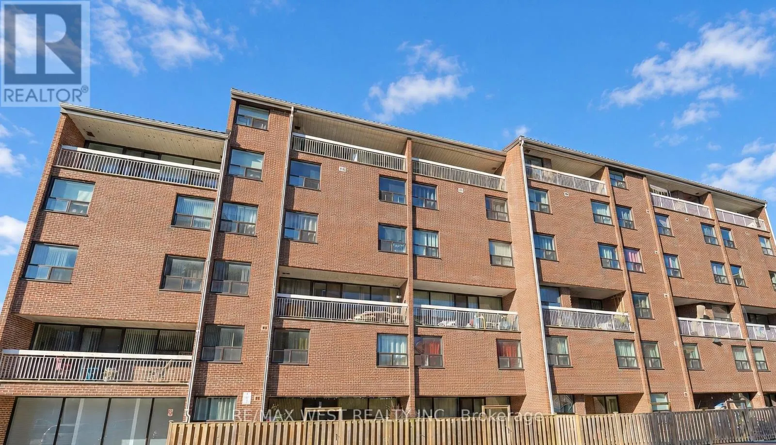 221C - 4064 LAWRENCE AVENUE E