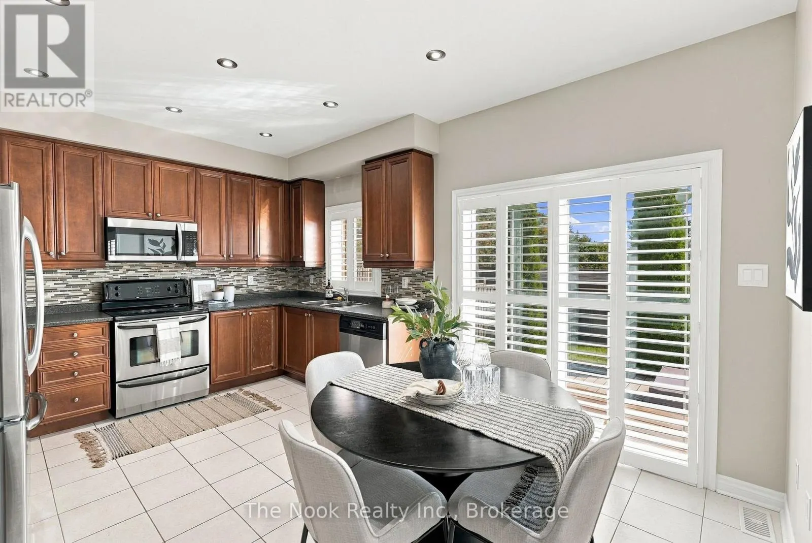 37 SWINDELLS STREET