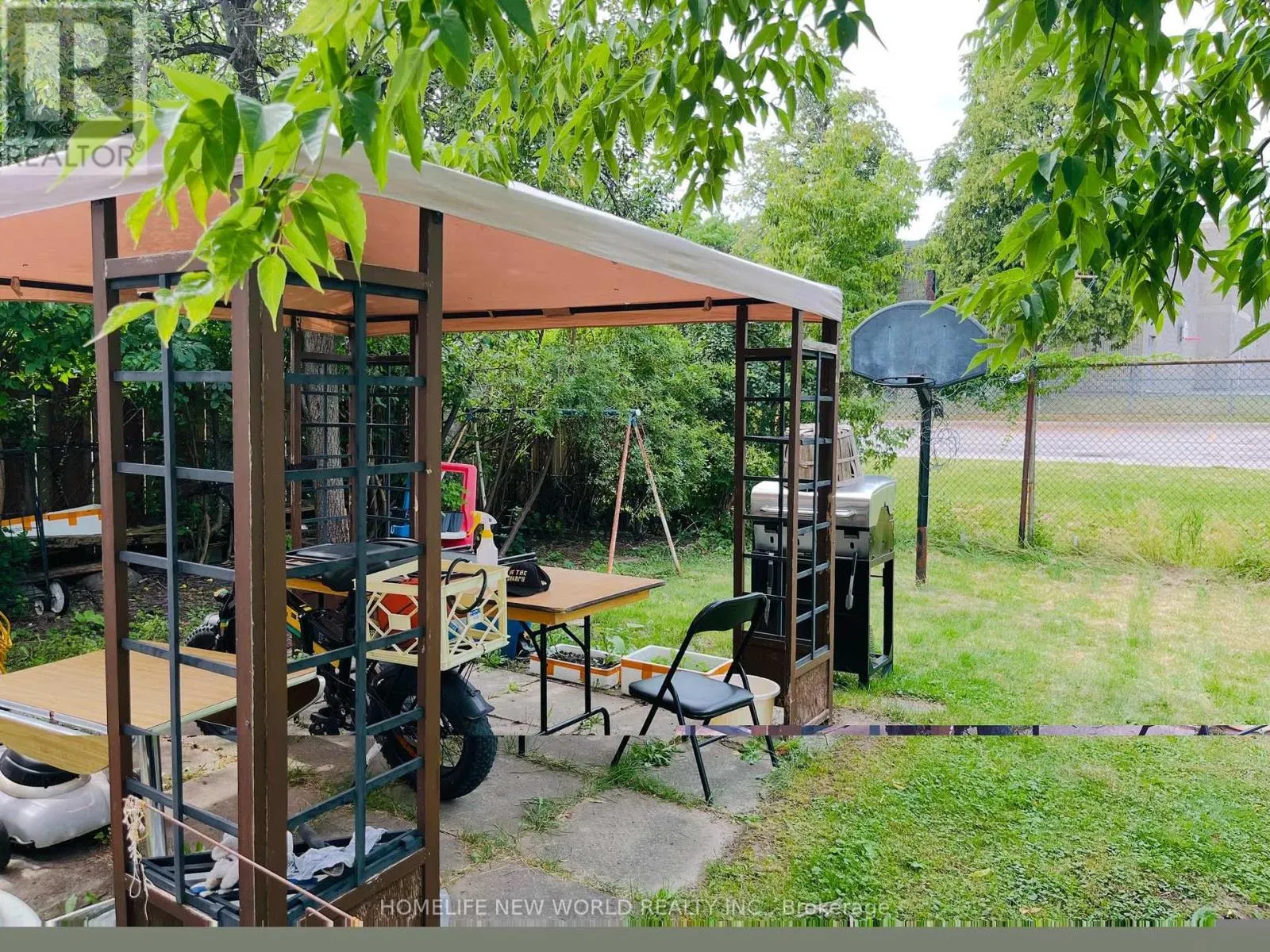 95 PETTIBONE SQUARE