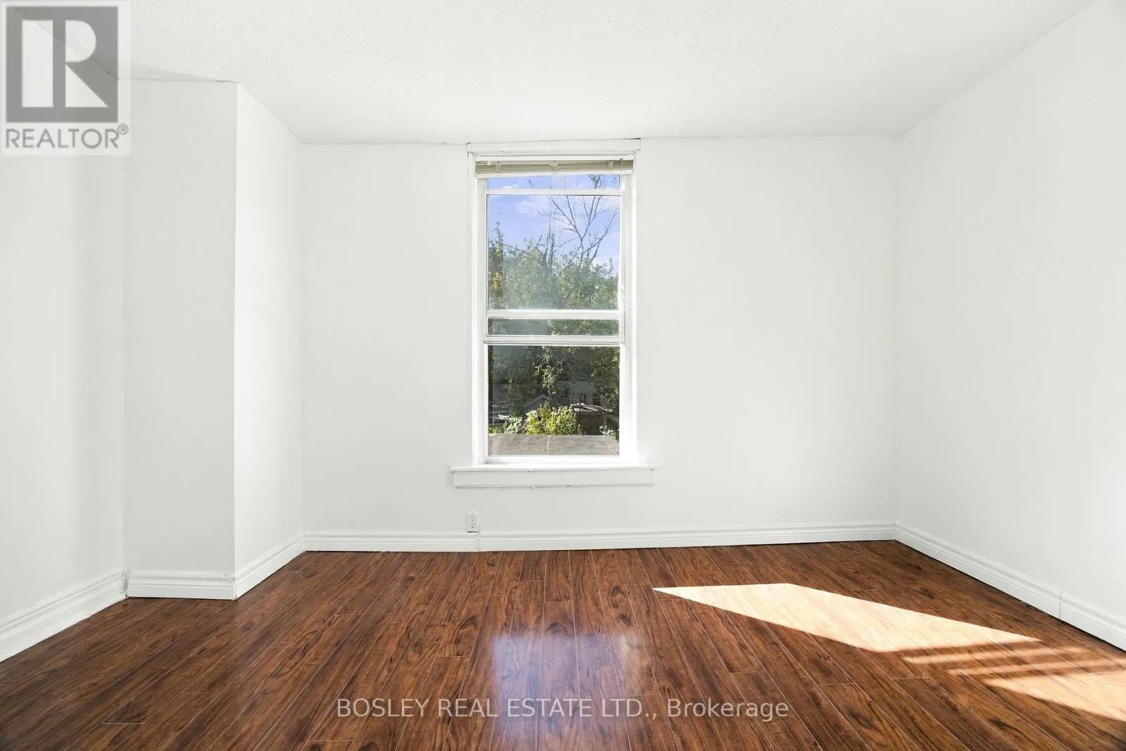 114 RHODES AVENUE