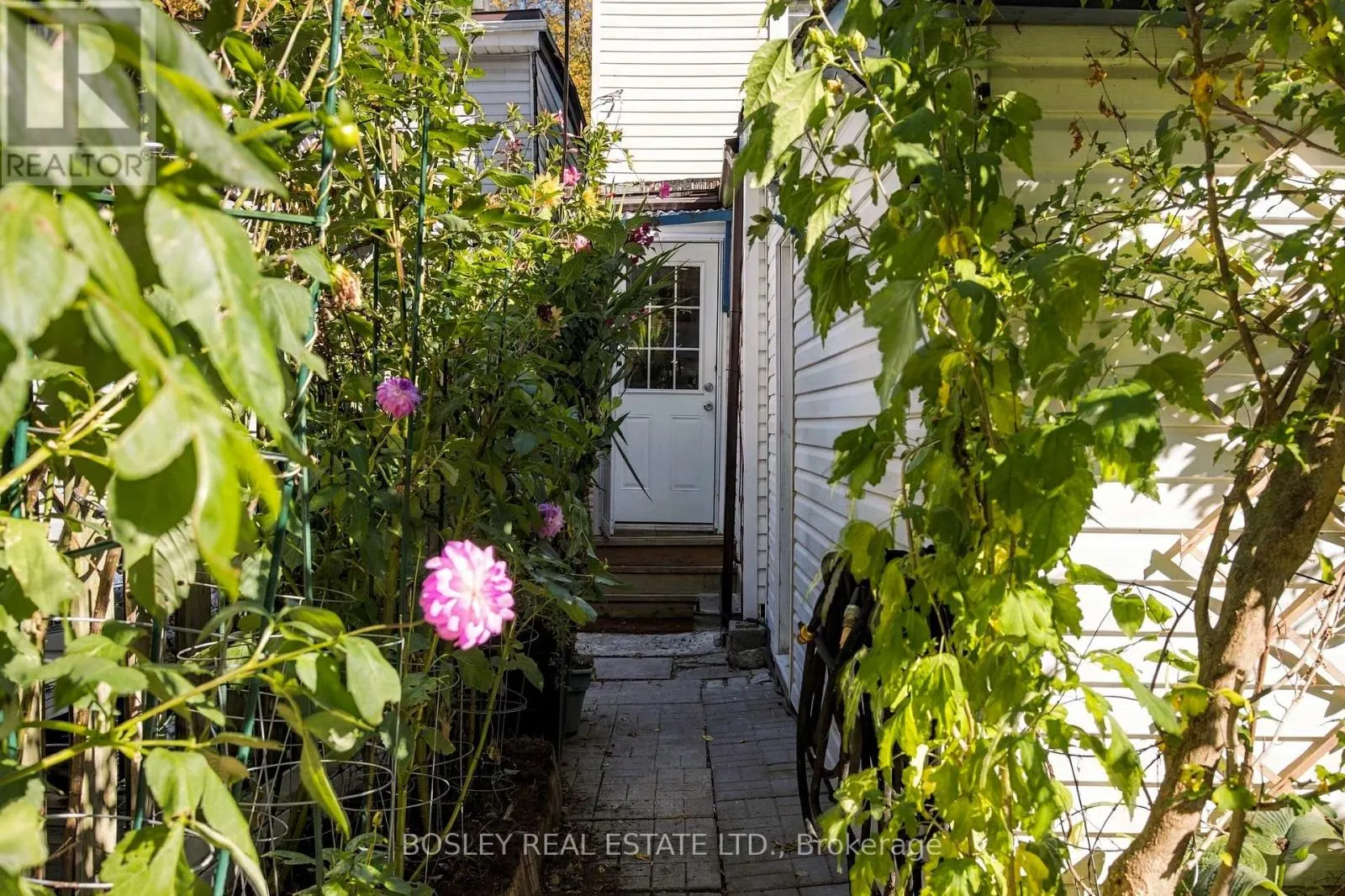 114 RHODES AVENUE