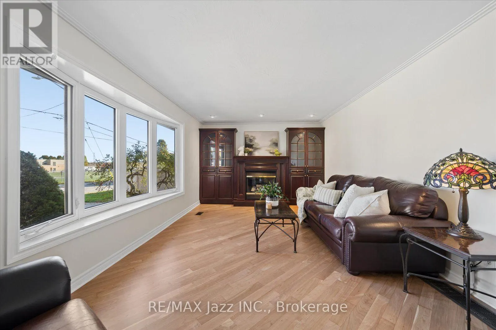 354 BEAVER STREET S