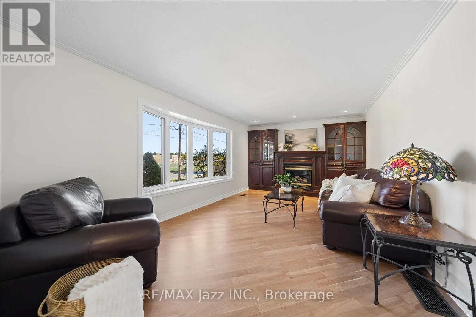 354 BEAVER STREET S