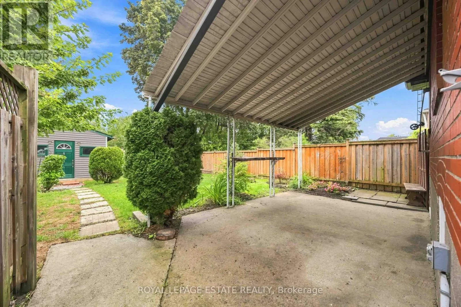 LOWER - 17 ARDEN CRESCENT