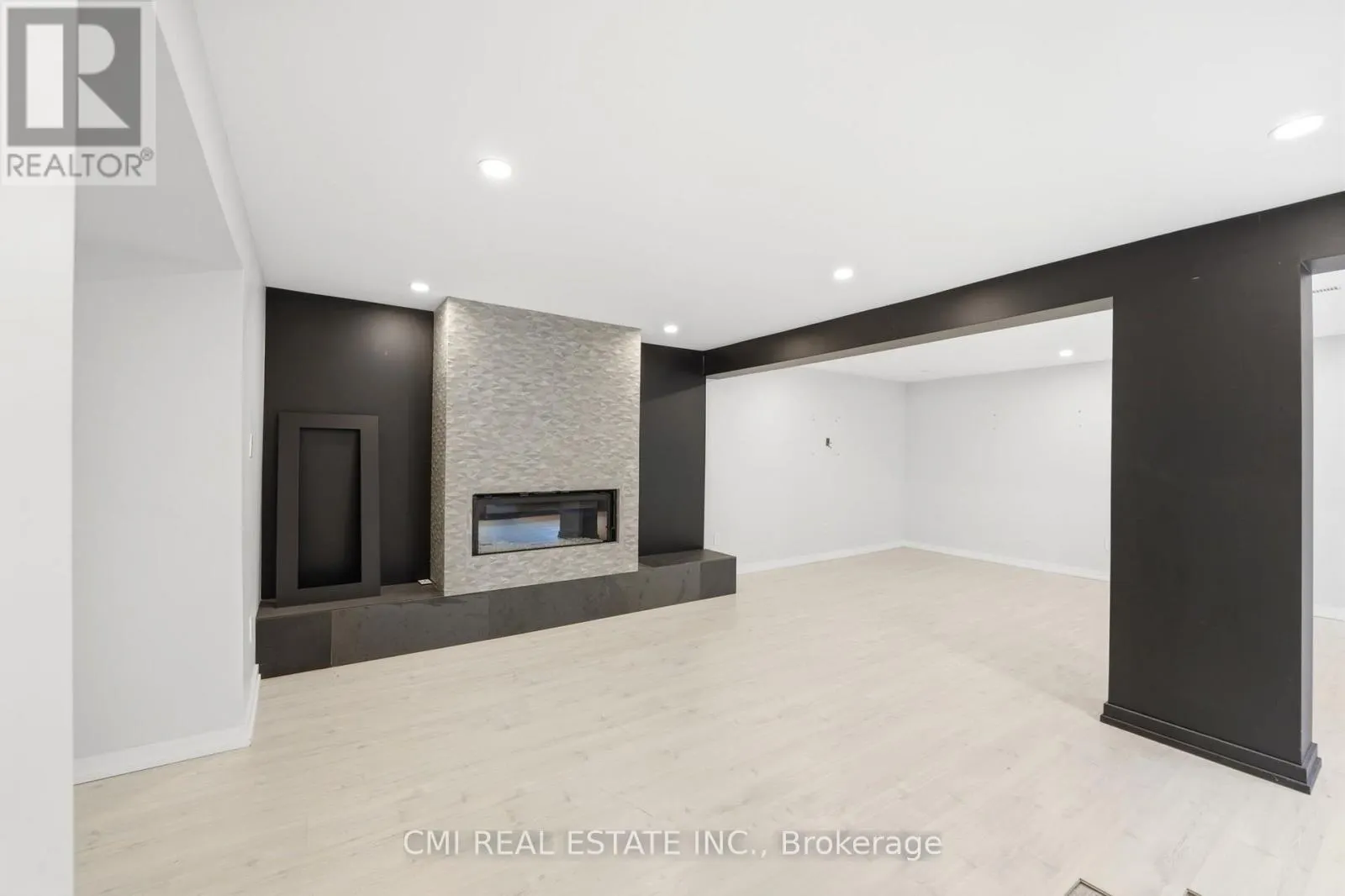 23 LOGSTONE CRESCENT