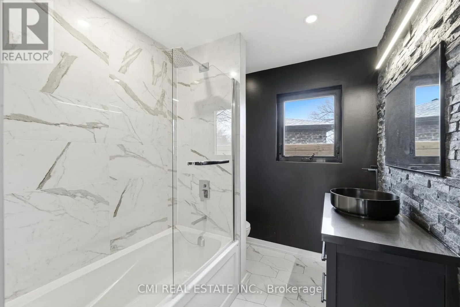 23 LOGSTONE CRESCENT