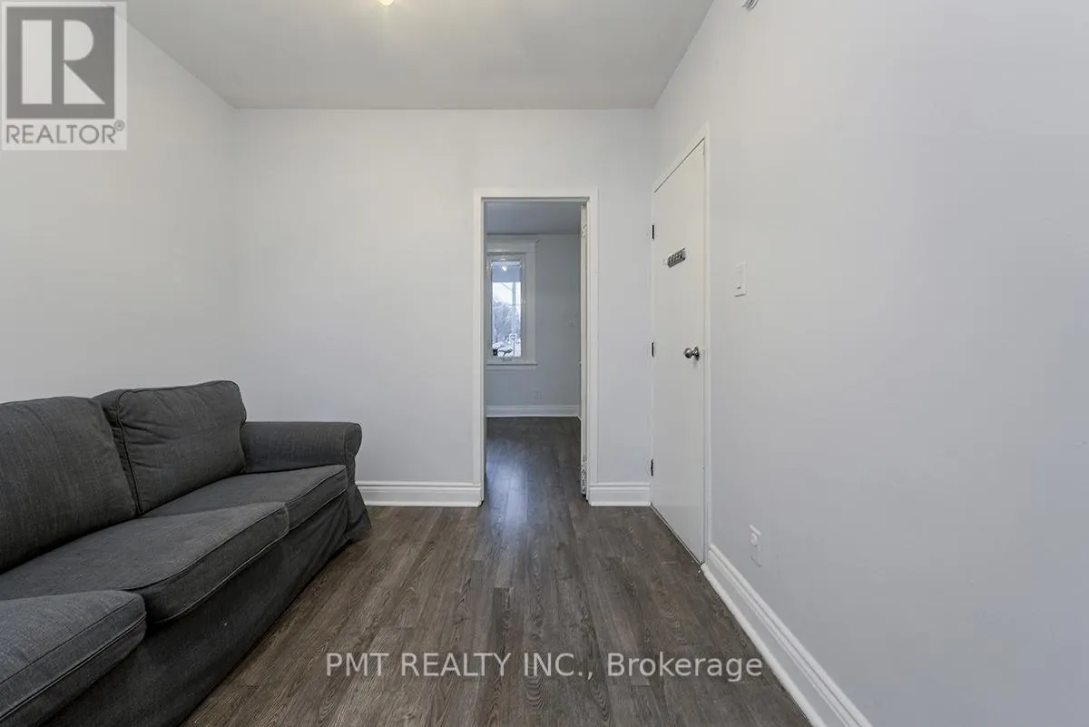 MAIN - 863 PAPE AVENUE