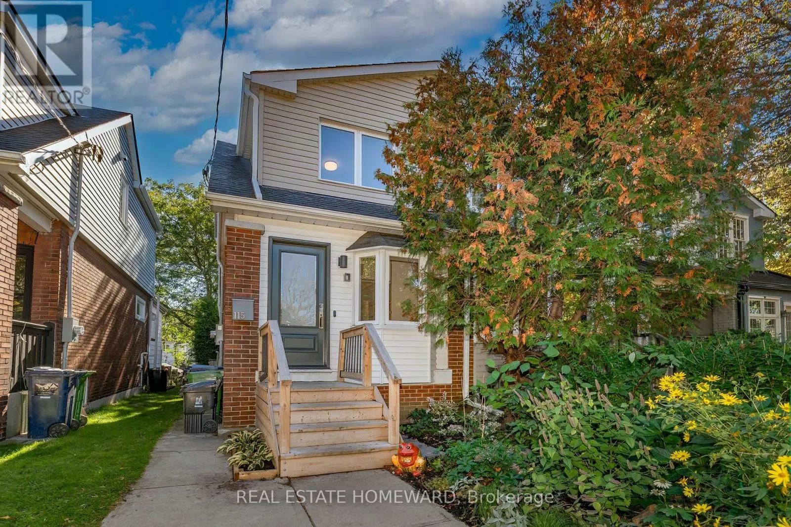 115 WILDWOOD CRESCENT