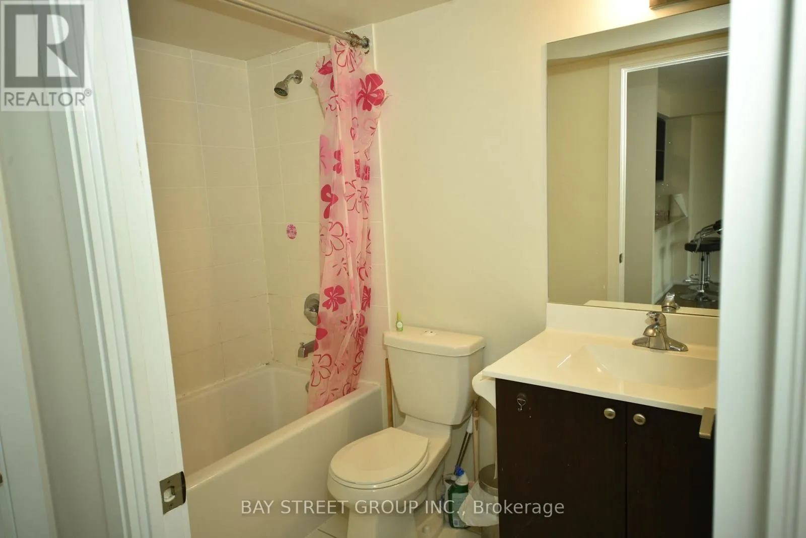 2511 - 181 VILLAGE GREEN SQUARE W