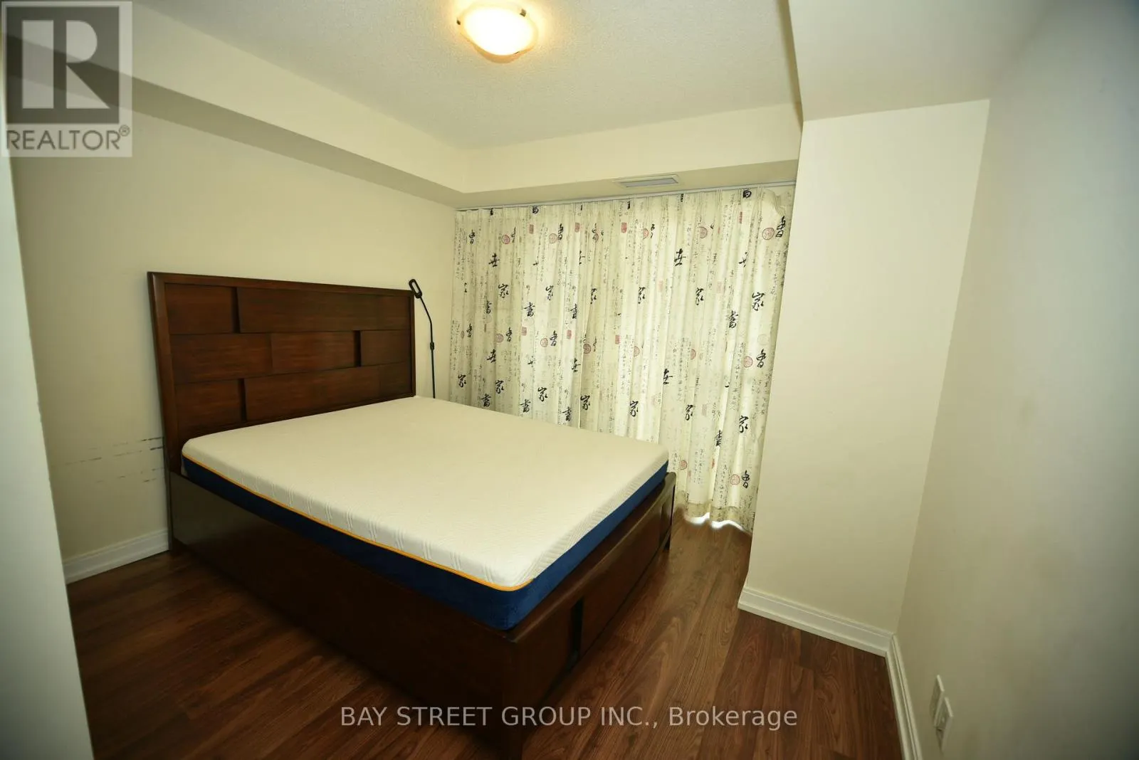 2511 - 181 VILLAGE GREEN SQUARE W