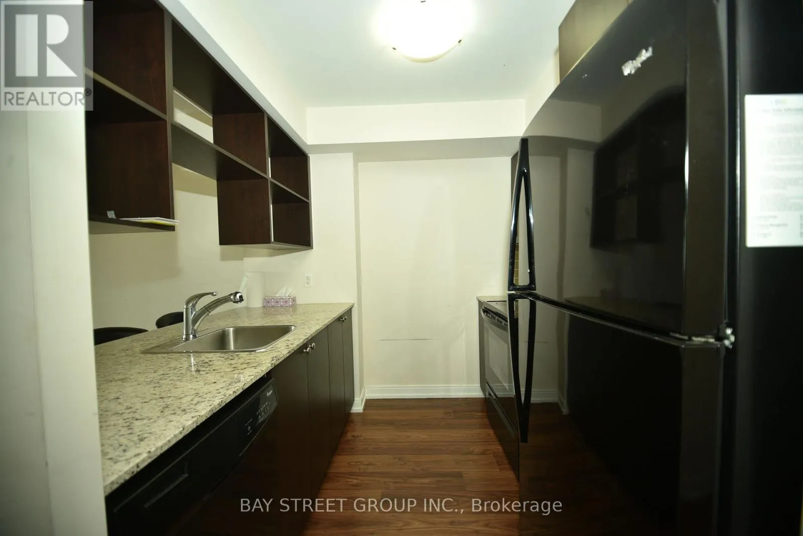 2511 - 181 VILLAGE GREEN SQUARE W