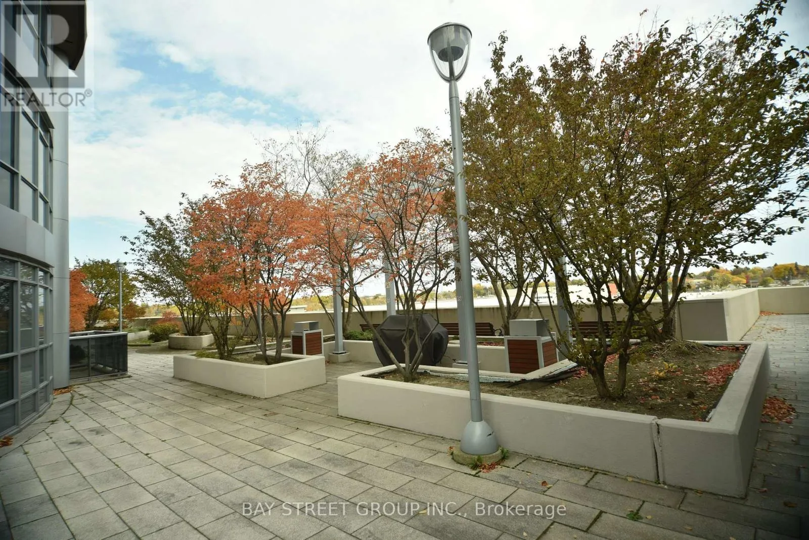 2511 - 181 VILLAGE GREEN SQUARE W