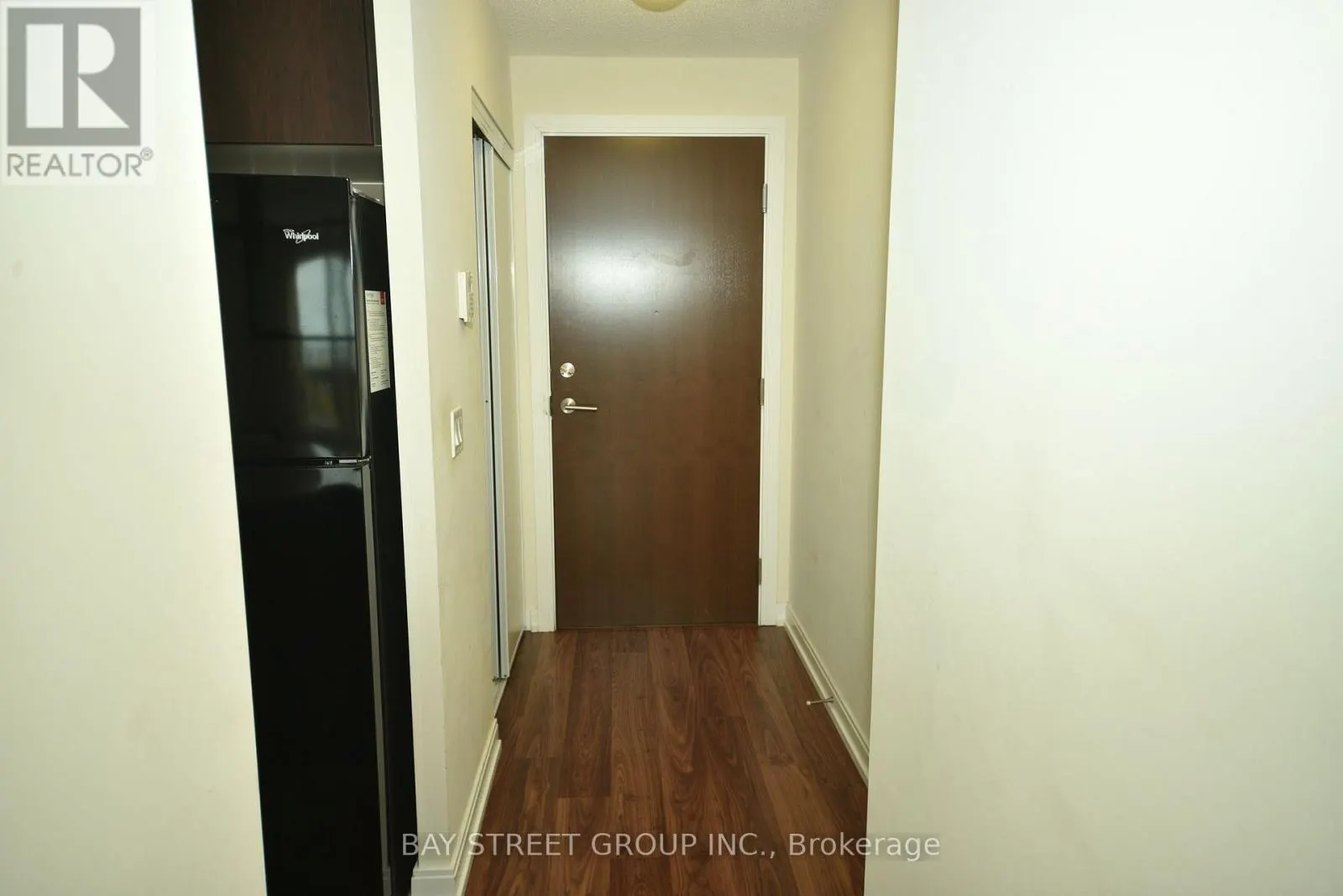 2511 - 181 VILLAGE GREEN SQUARE W