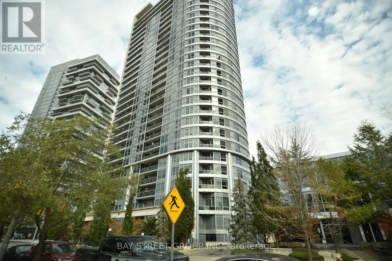2511 - 181 VILLAGE GREEN SQUARE W