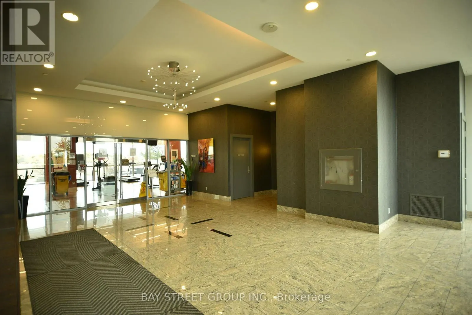 2511 - 181 VILLAGE GREEN SQUARE W