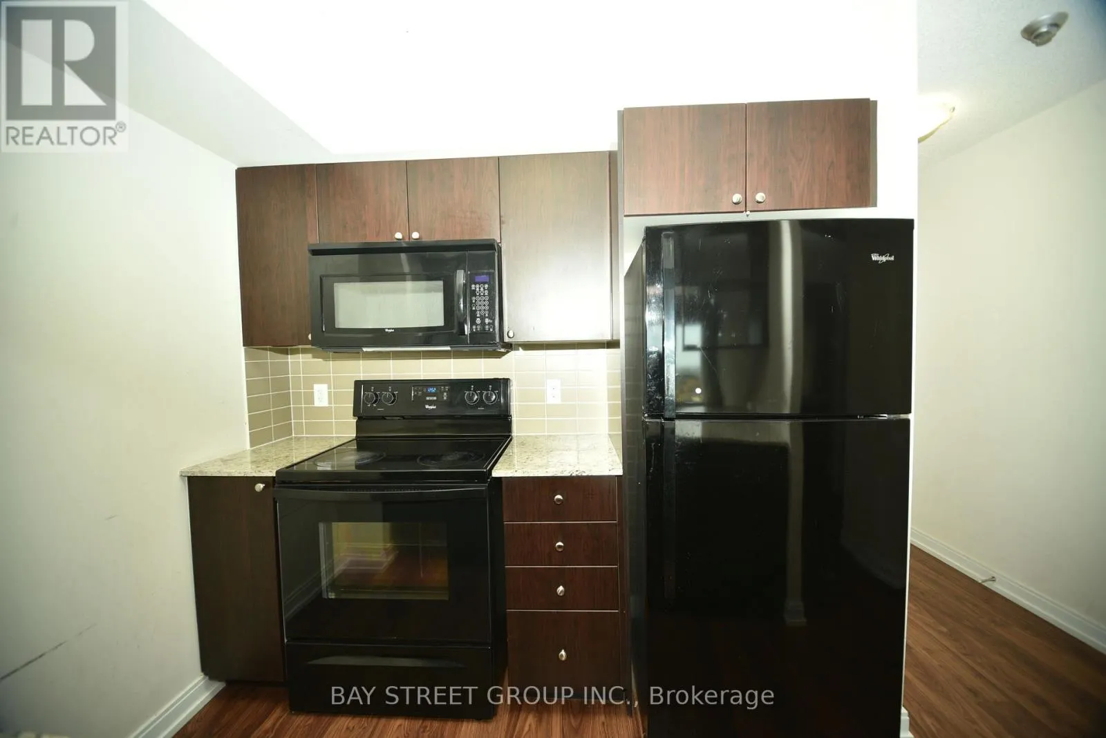 2511 - 181 VILLAGE GREEN SQUARE W