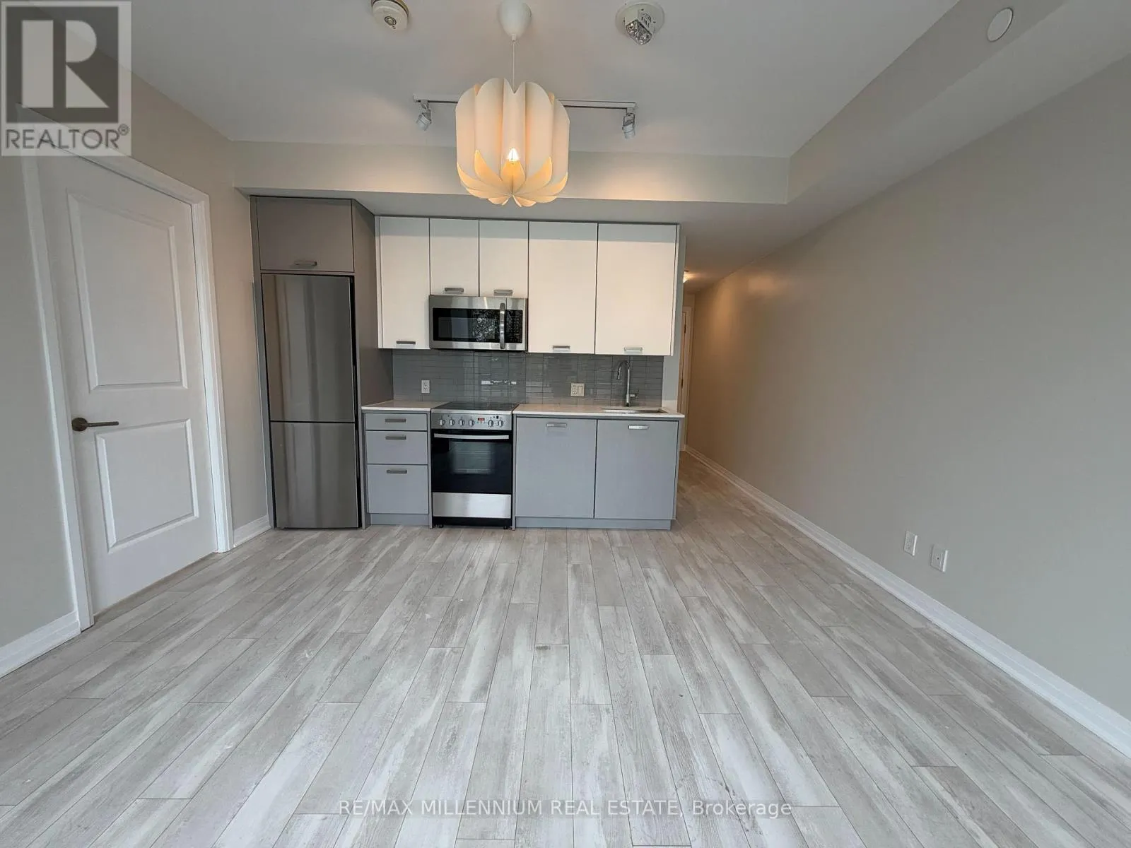 608 - 1630 QUEEN STREET E