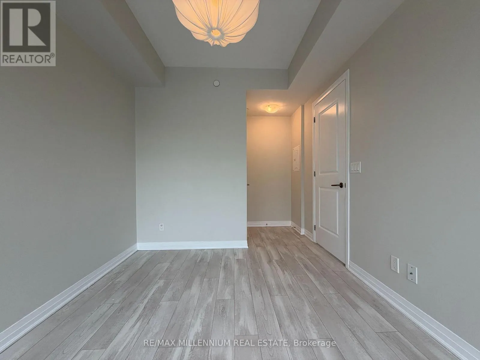 608 - 1630 QUEEN STREET E