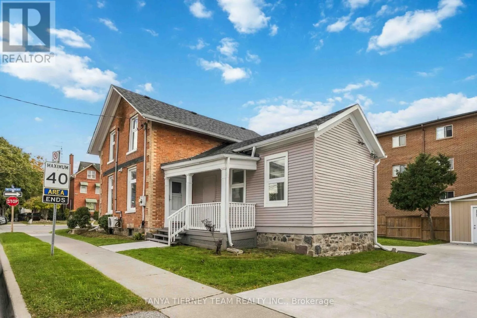 168 CENTRE STREET S