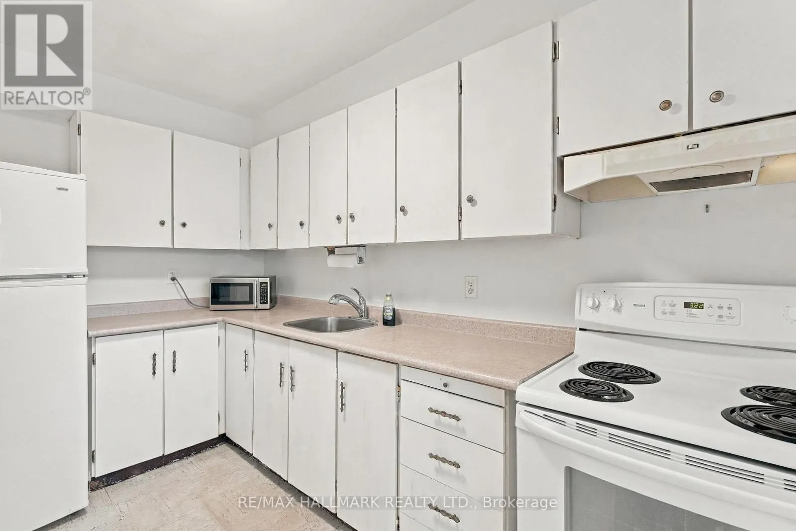 1419 - 1 MASSEY SQUARE