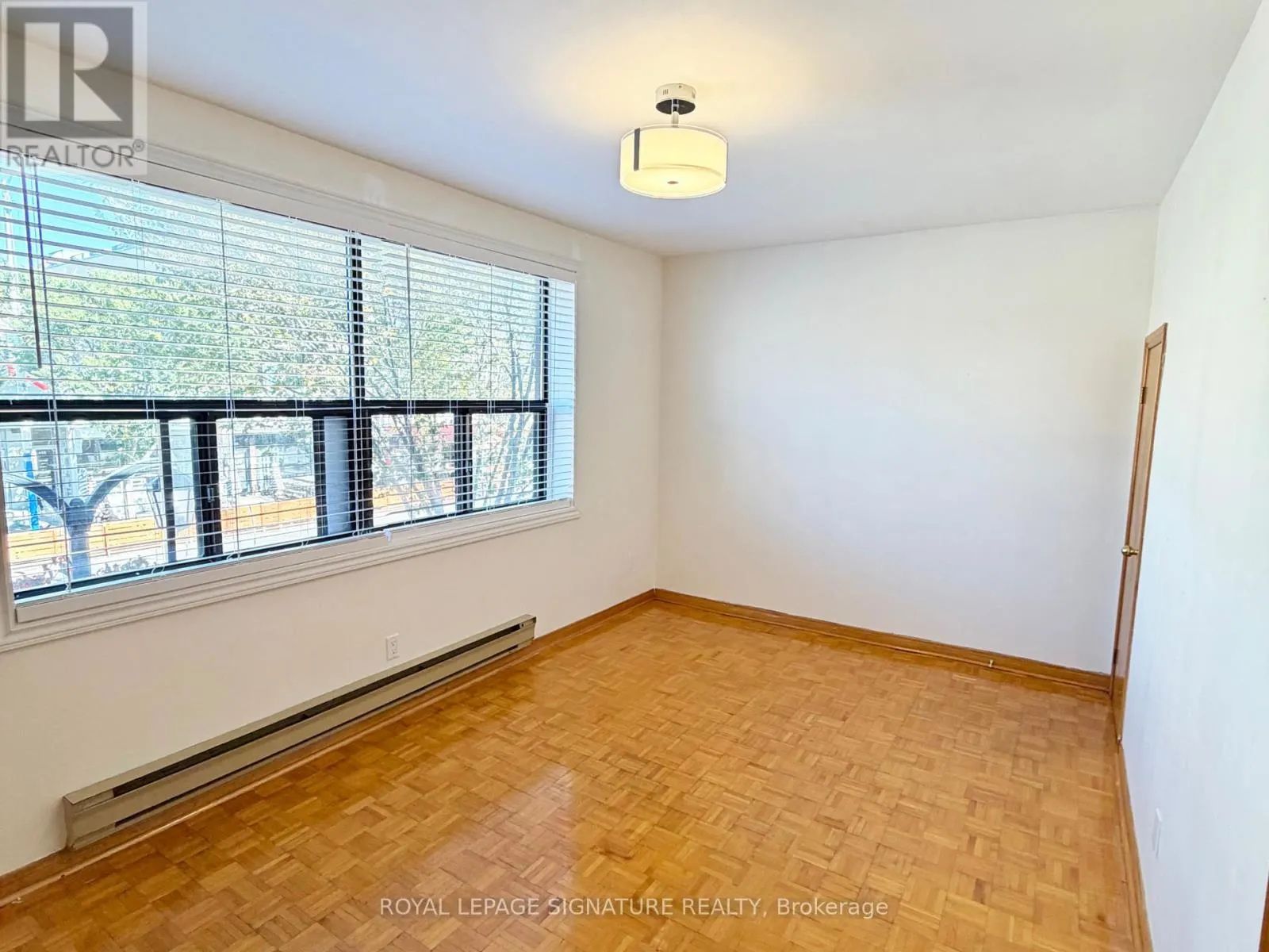 2ND FLR - 455 B DANFORTH AVENUE