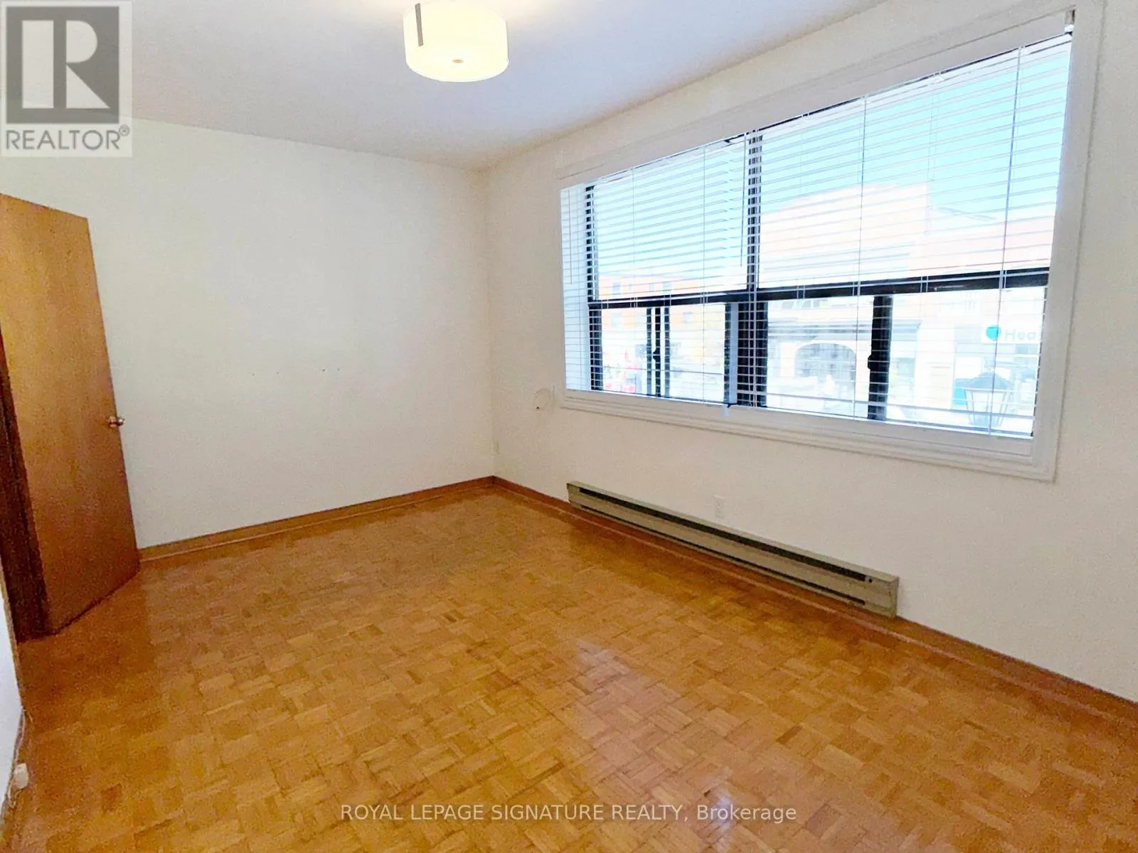 2ND FLR - 455 B DANFORTH AVENUE