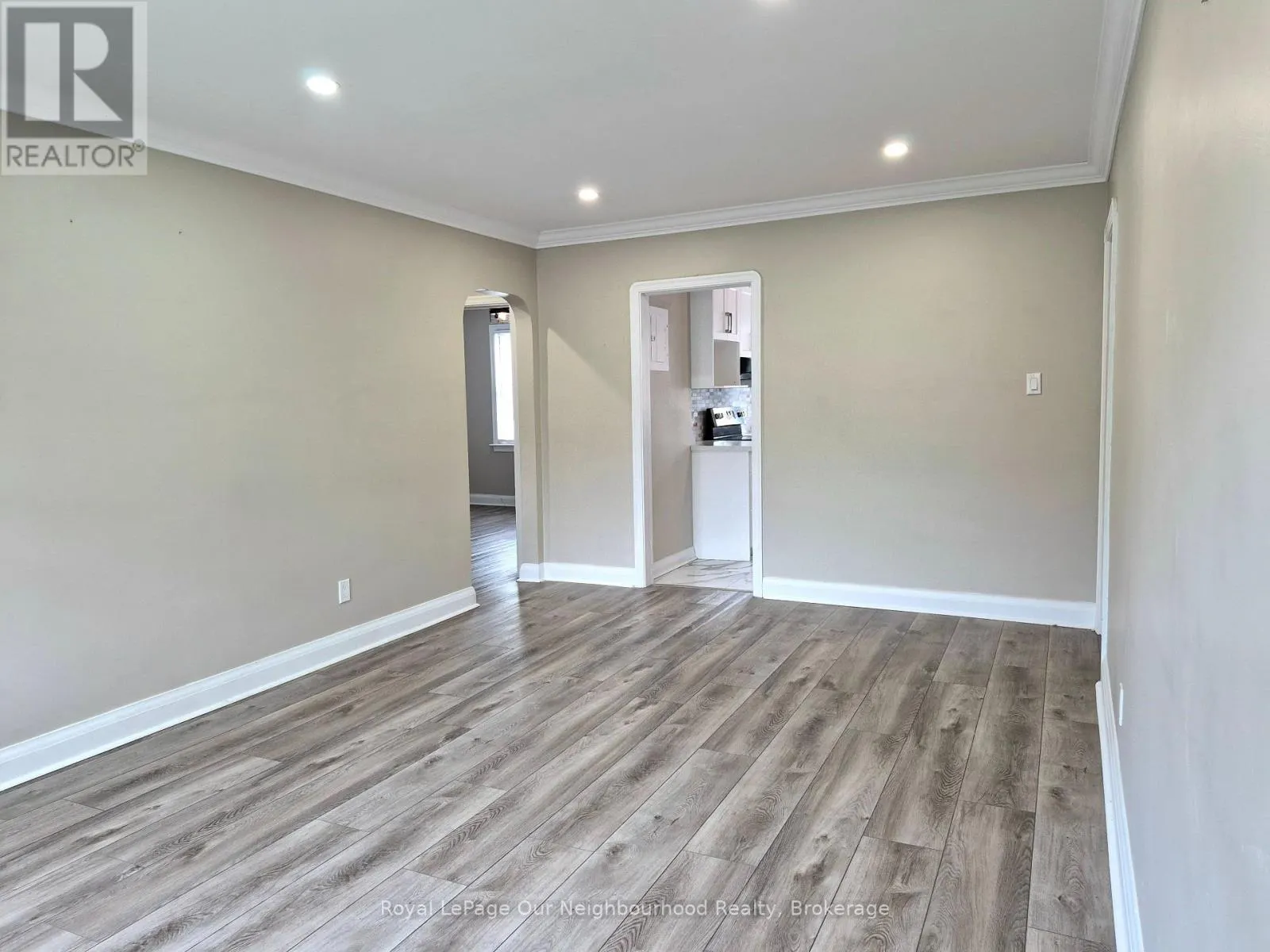 2 - 855 SIMCOE STREET N #2