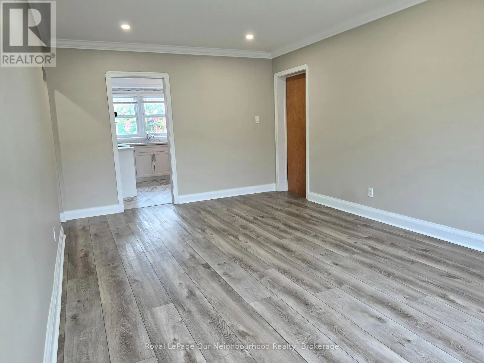 2 - 855 SIMCOE STREET N #2
