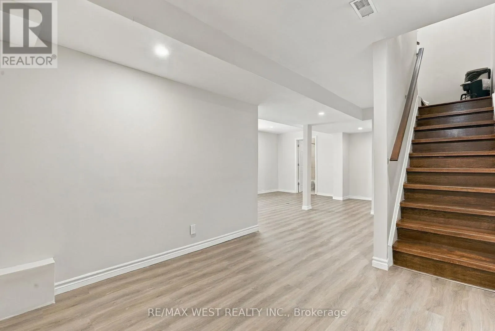 12 WAVERLY STREET S