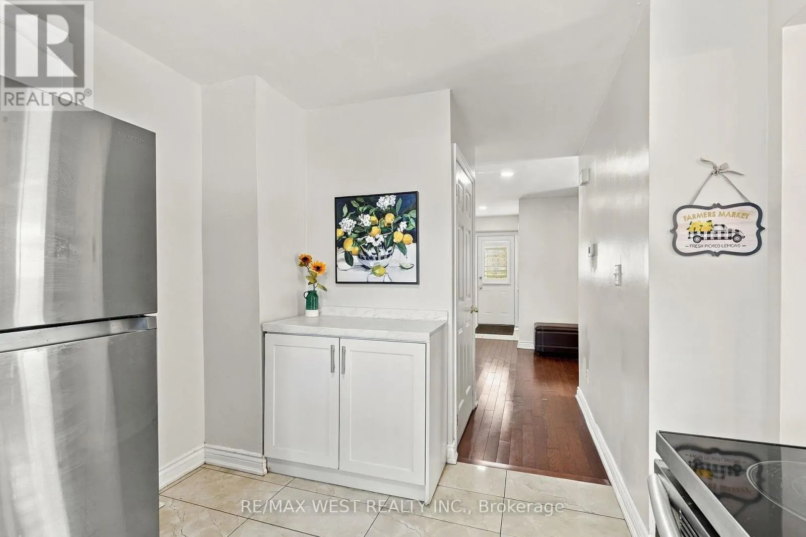 12 WAVERLY STREET S