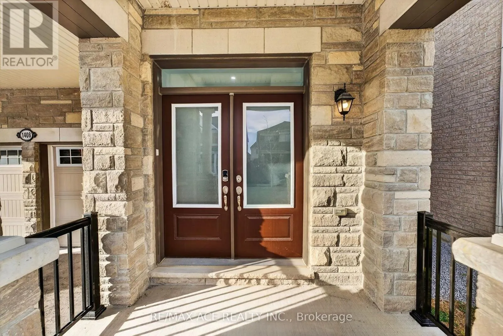 1408 MOCKINGBIRD SQUARE