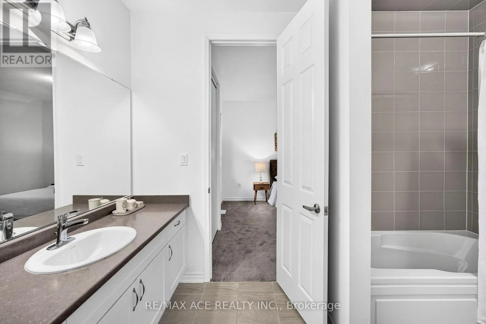 1408 MOCKINGBIRD SQUARE