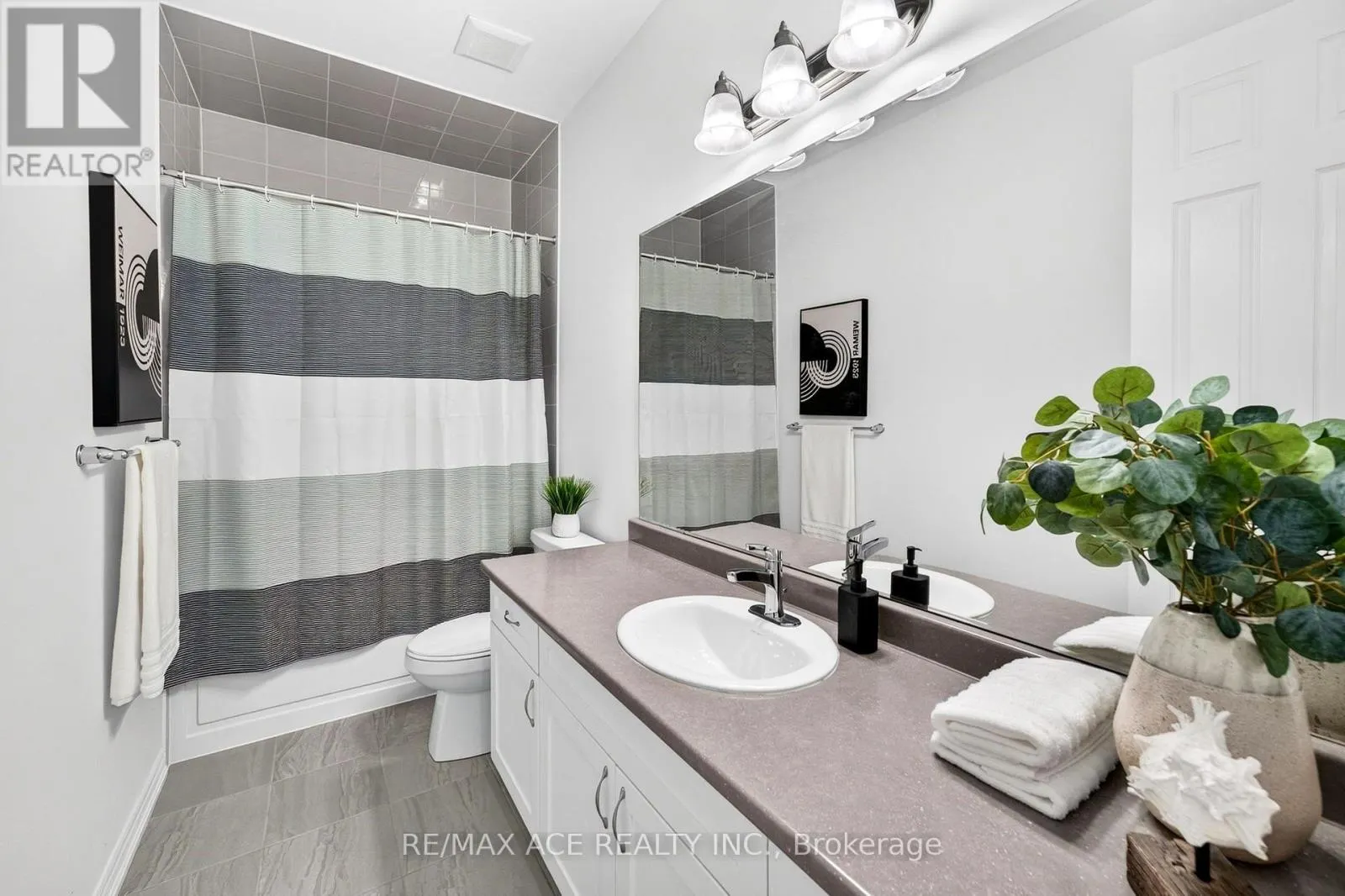 1408 MOCKINGBIRD SQUARE