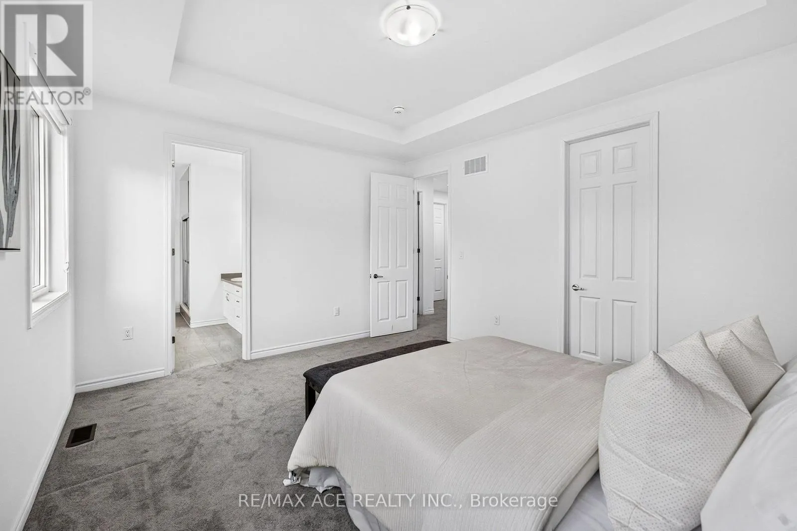 1408 MOCKINGBIRD SQUARE