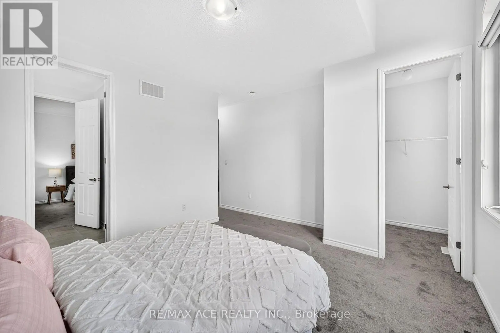 1408 MOCKINGBIRD SQUARE