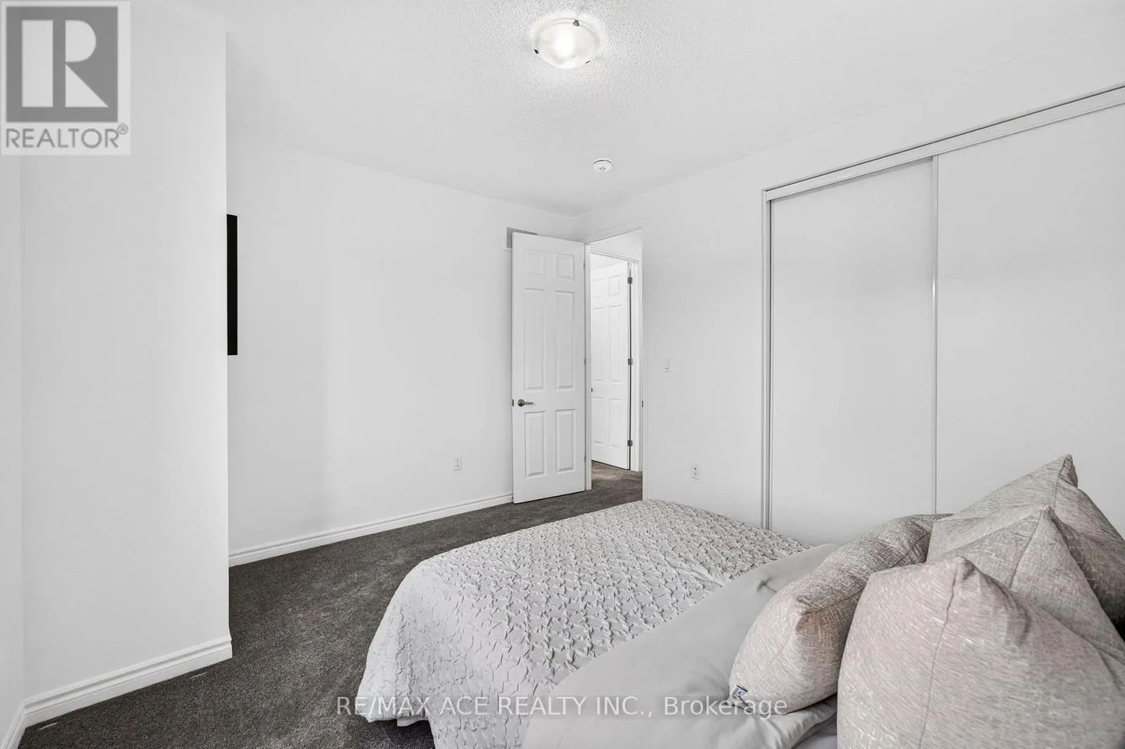 1408 MOCKINGBIRD SQUARE