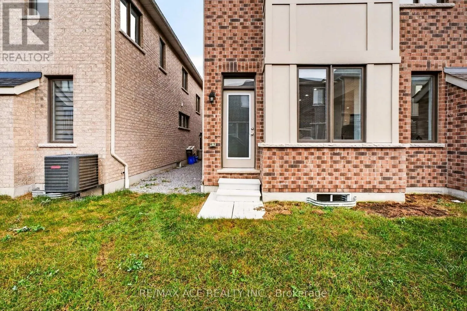 1408 MOCKINGBIRD SQUARE
