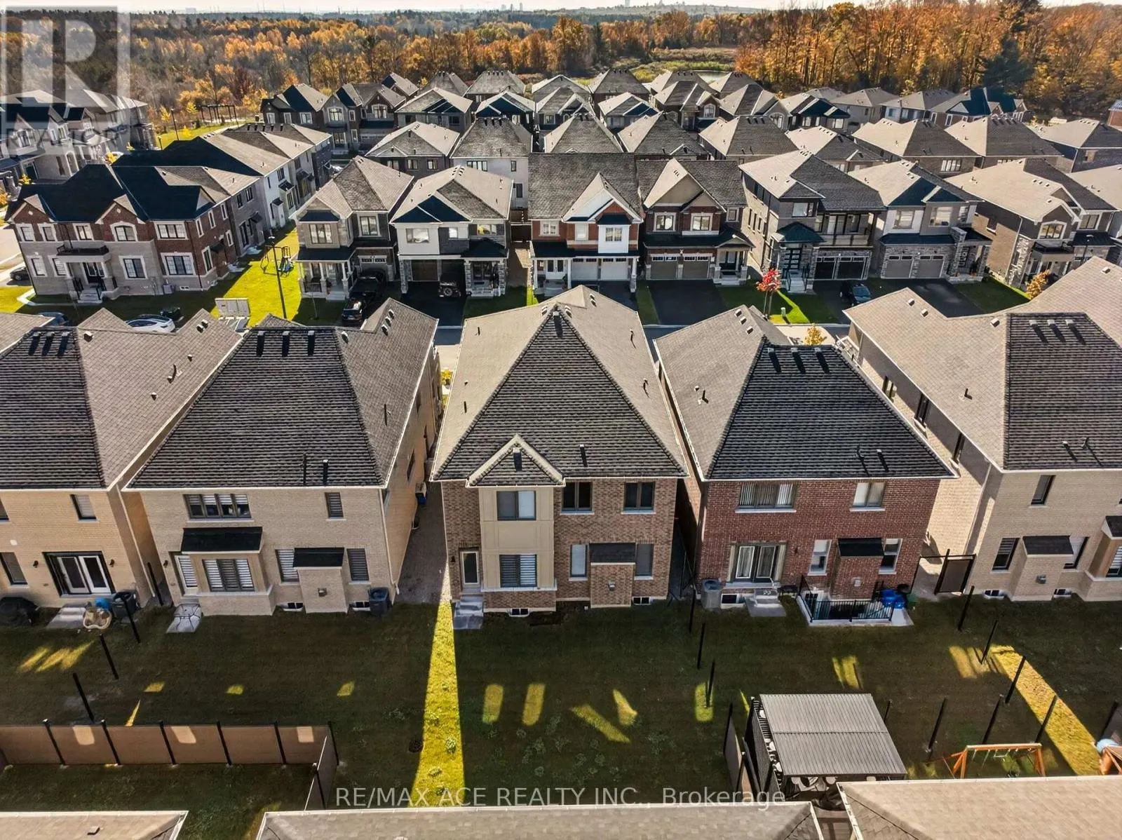 1408 MOCKINGBIRD SQUARE