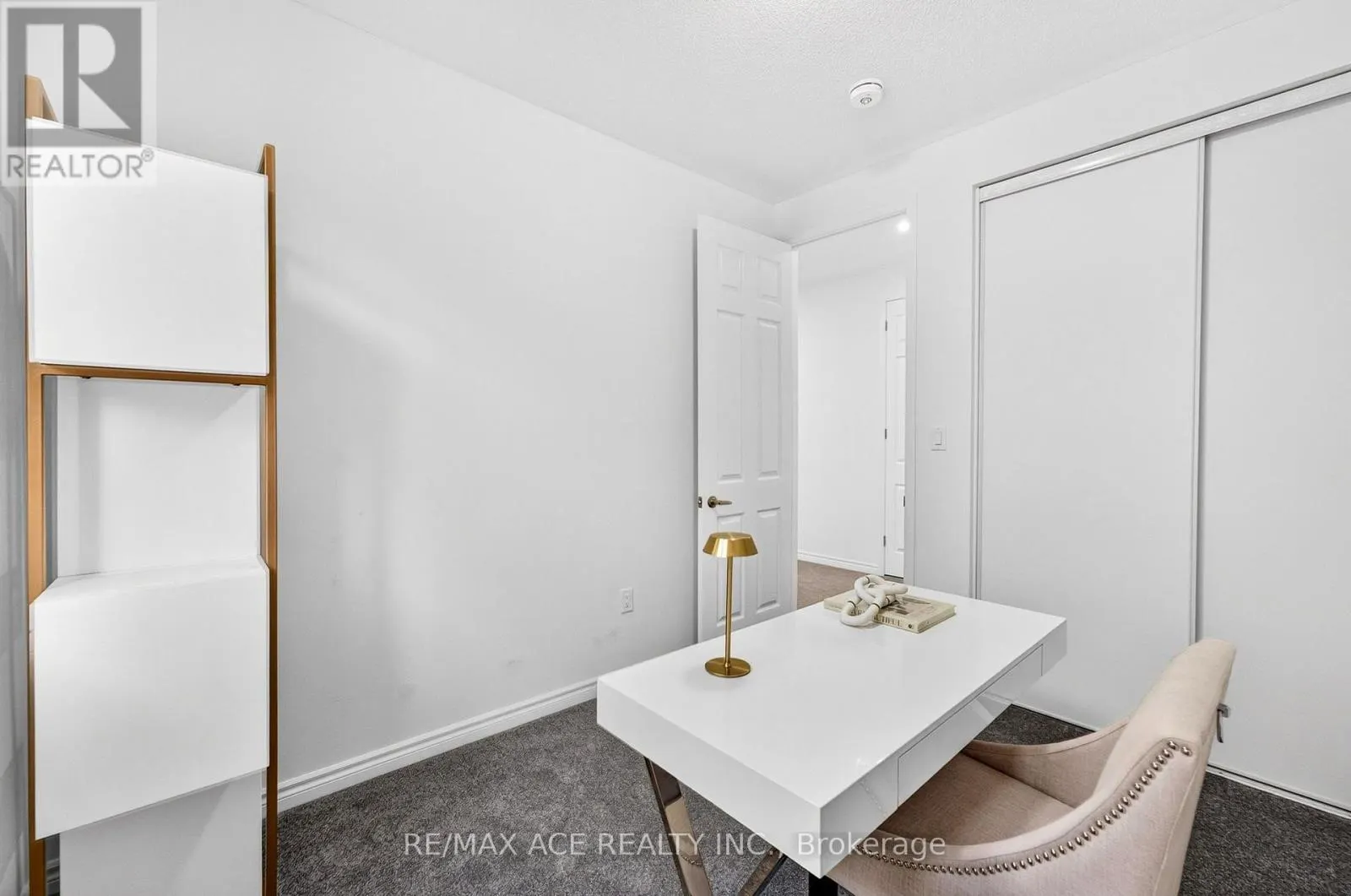 1408 MOCKINGBIRD SQUARE