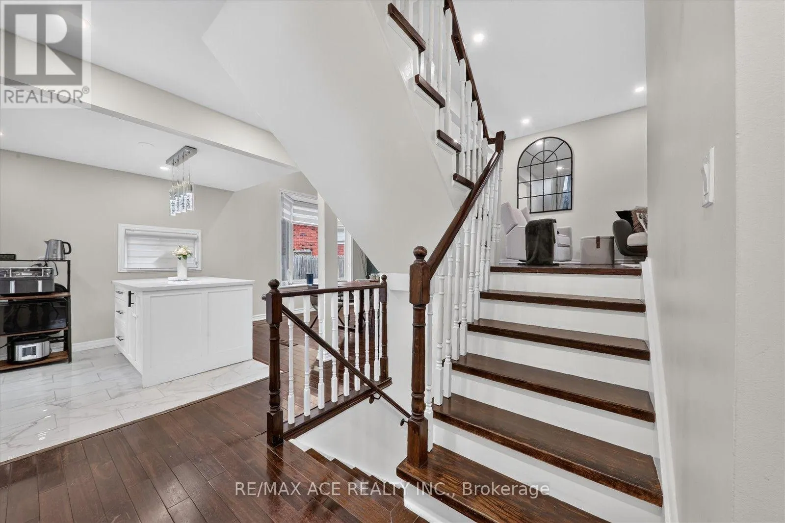 4 RENFIELD CRESCENT