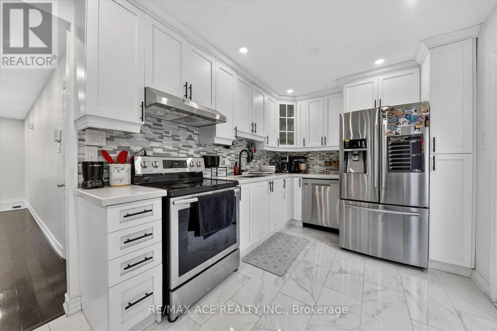 4 RENFIELD CRESCENT