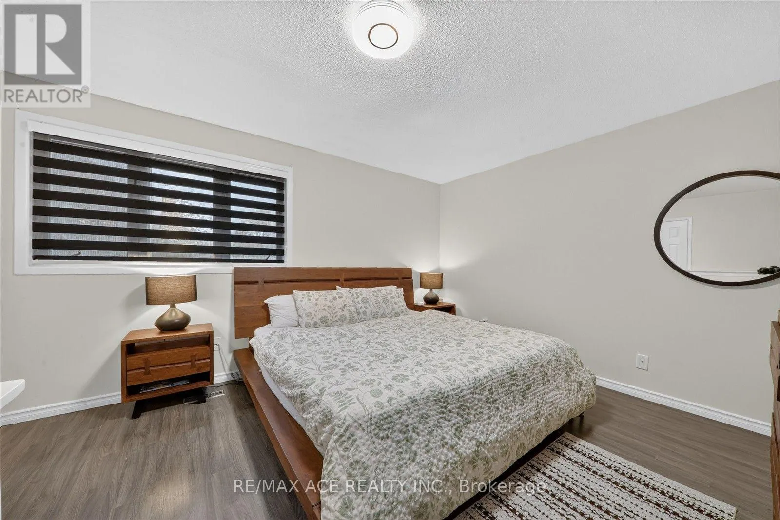 4 RENFIELD CRESCENT