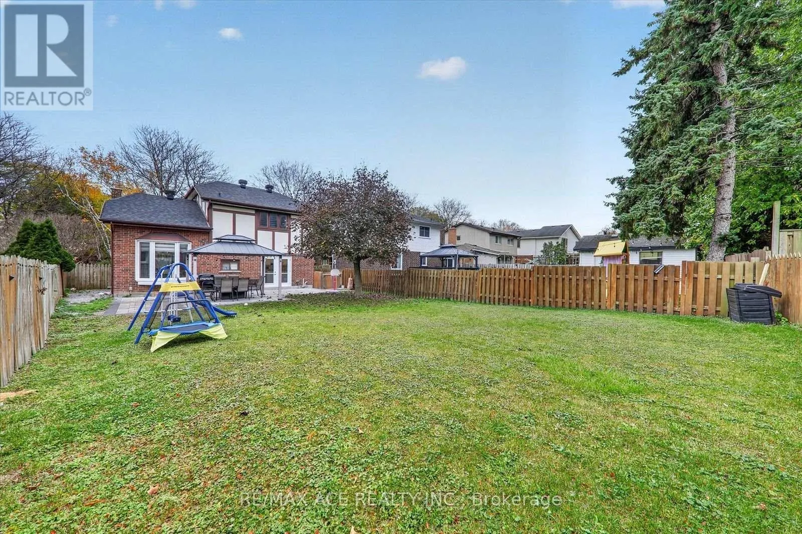 4 RENFIELD CRESCENT