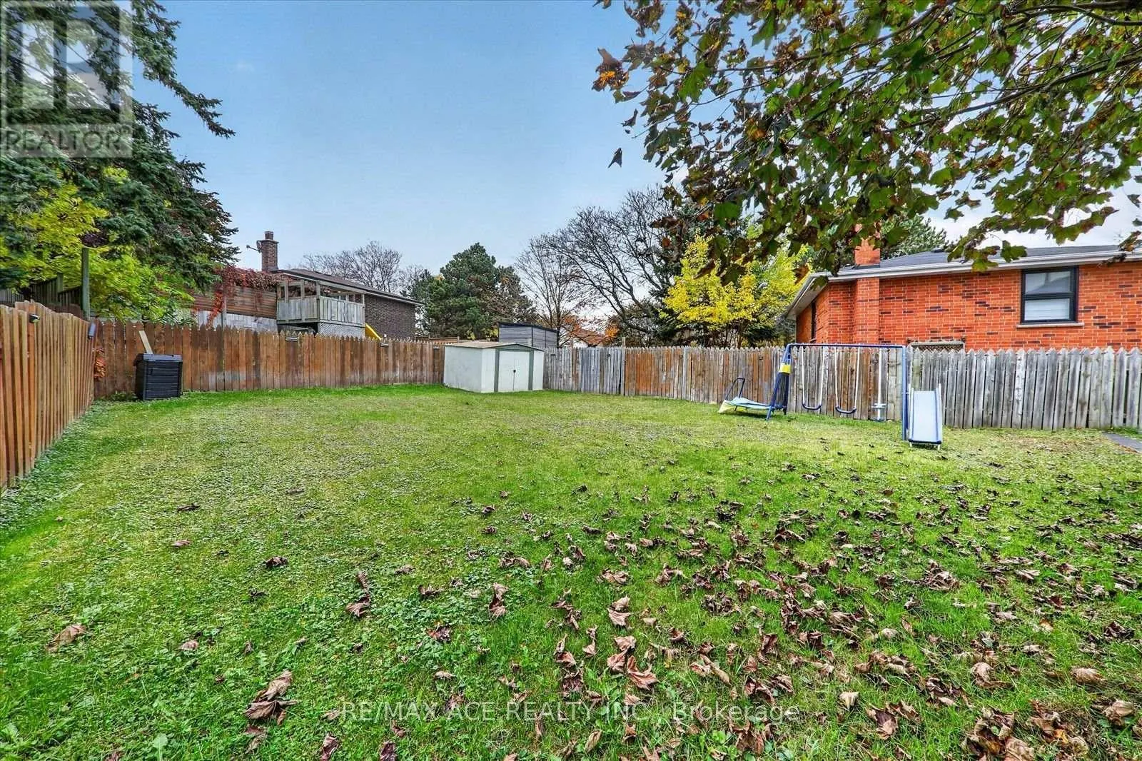 4 RENFIELD CRESCENT