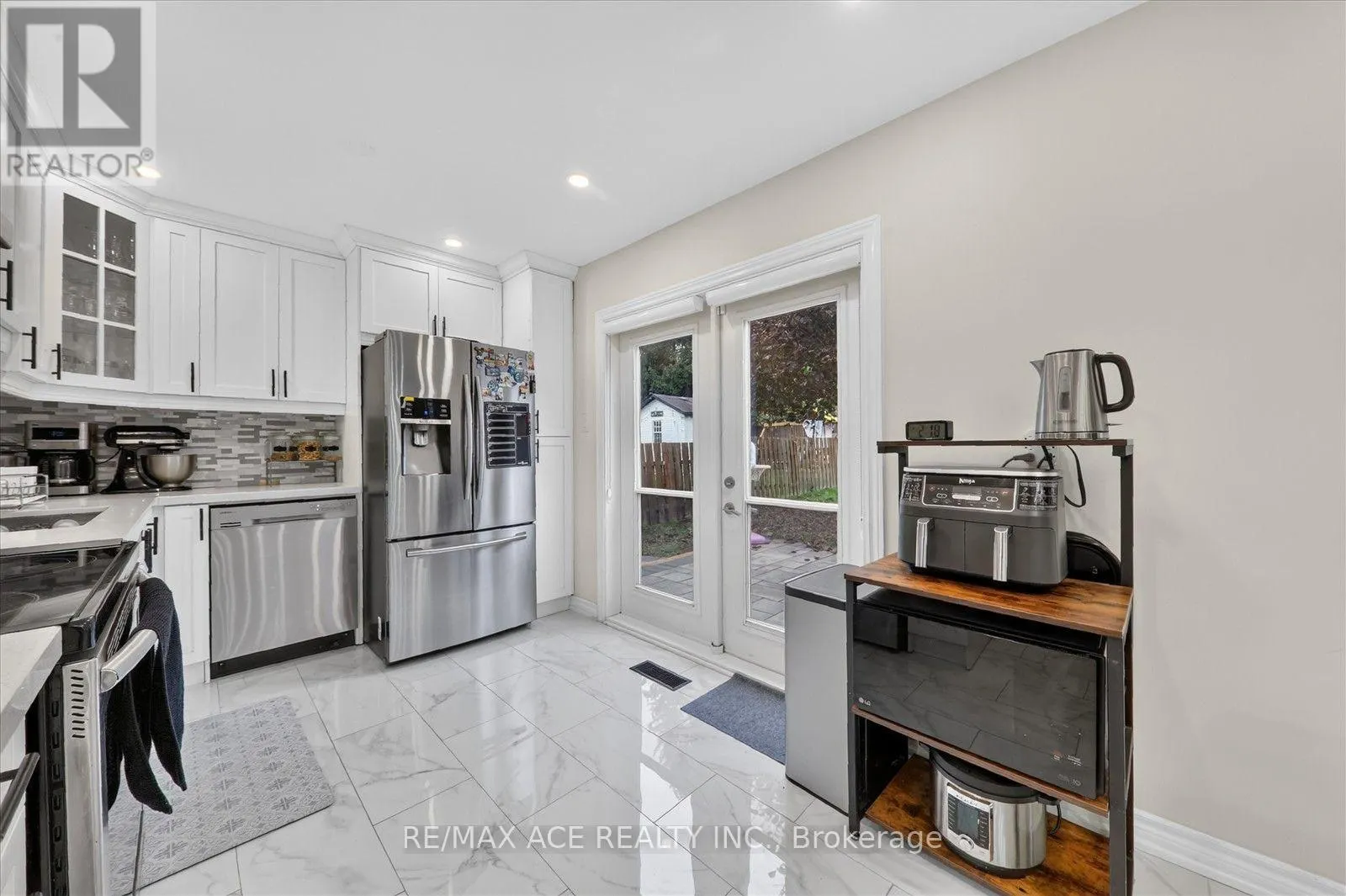 4 RENFIELD CRESCENT