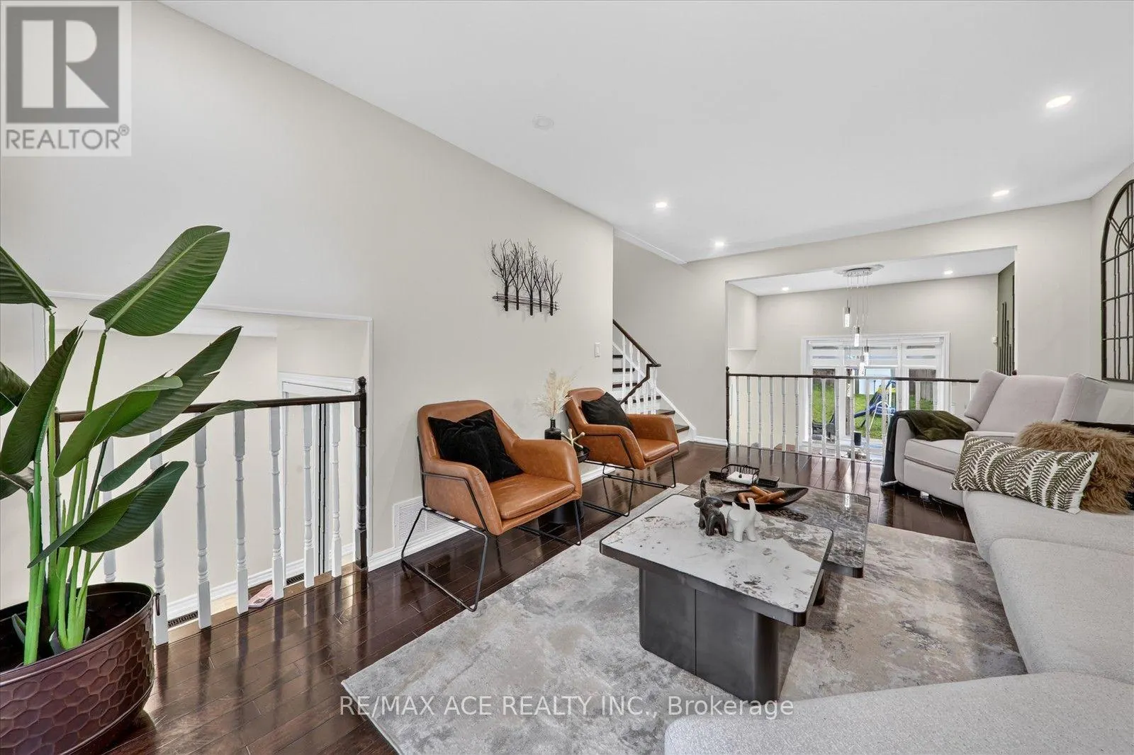 4 RENFIELD CRESCENT